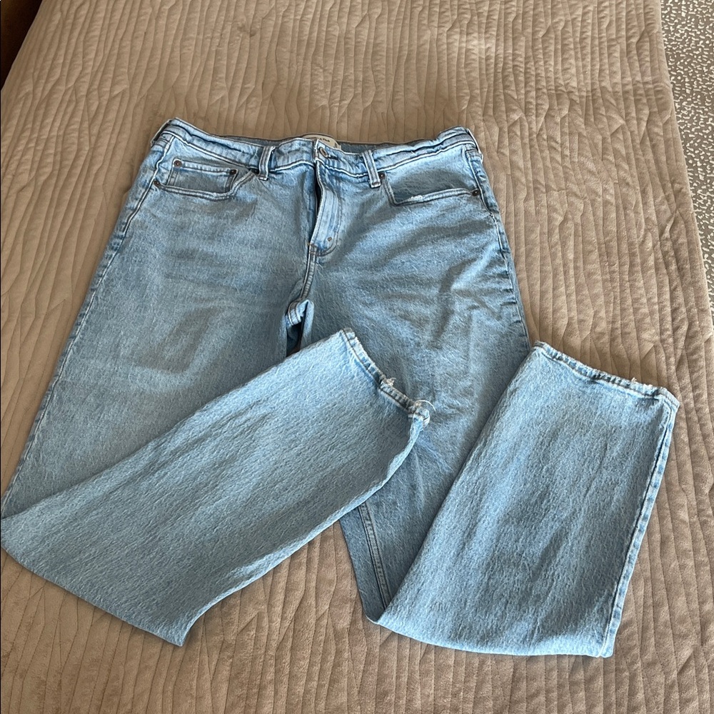 Abercrombie Women’s Mid-rise Straight Jeans